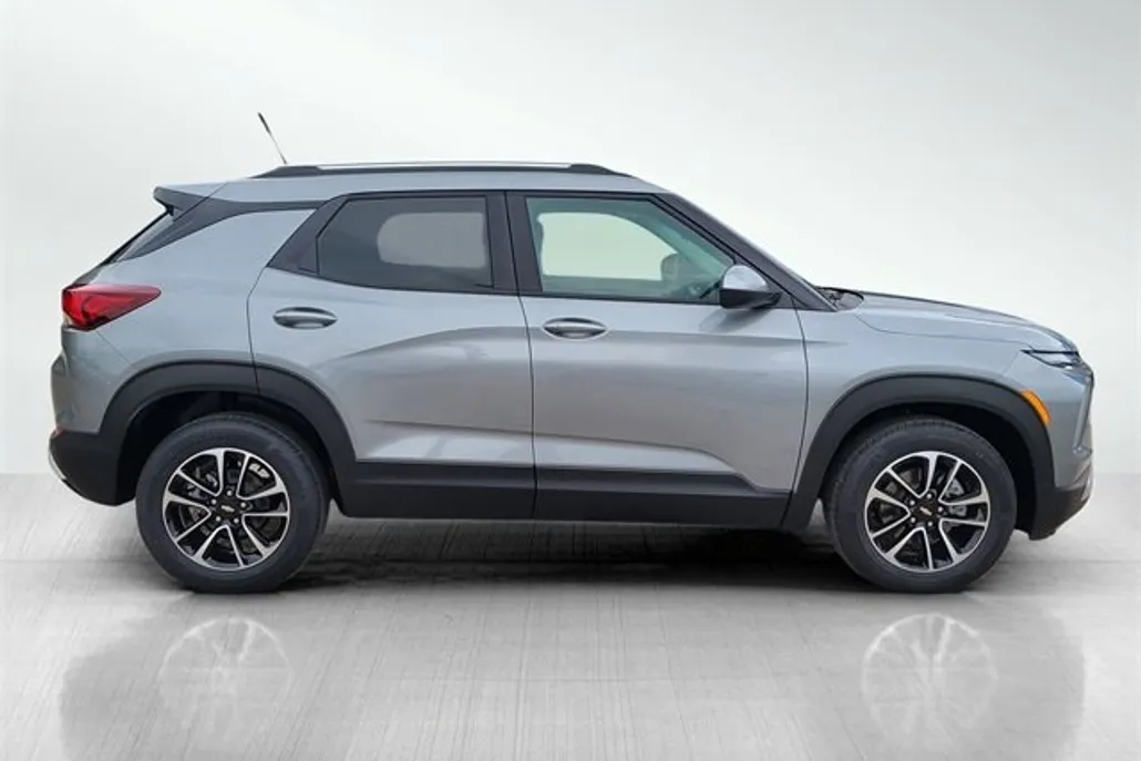 2026 Chevrolet Trailblazer LT photo 1