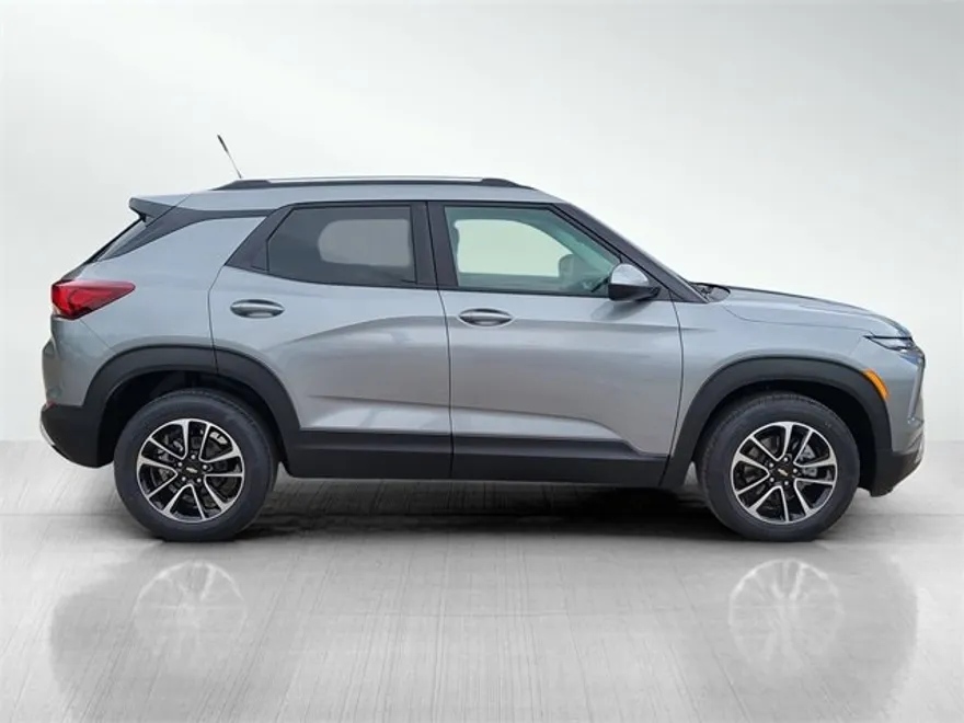2026 Chevrolet Trailblazer LT photo 1