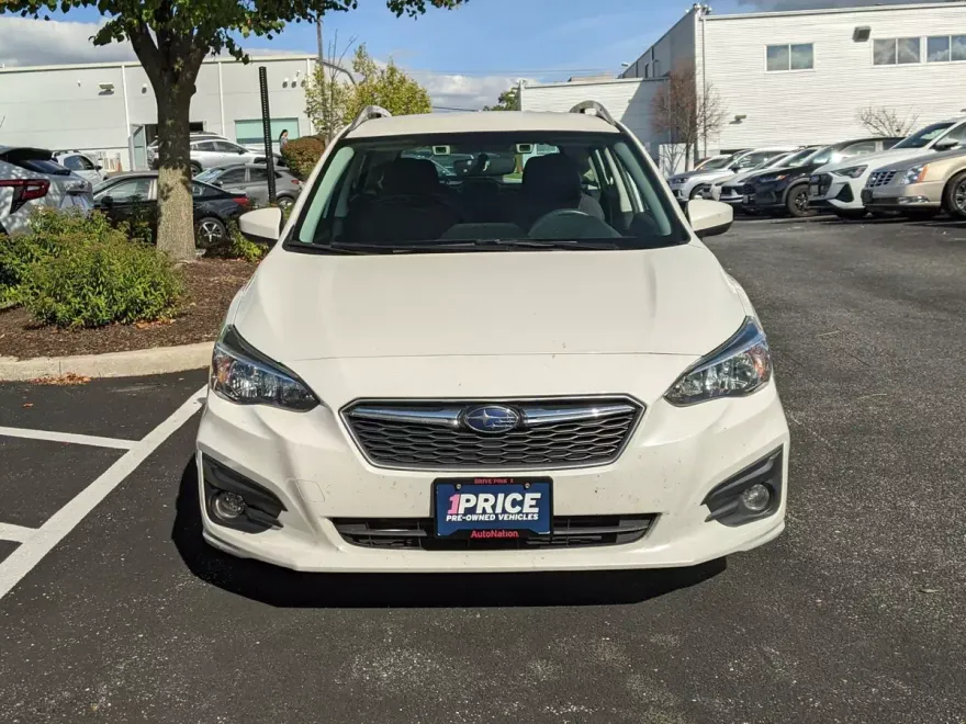 2019 Subaru Impreza Premium photo 1