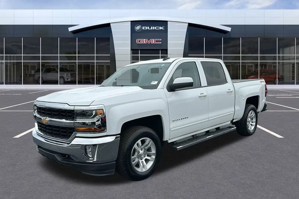 2018 Chevrolet Silverado 1500 LT photo 1