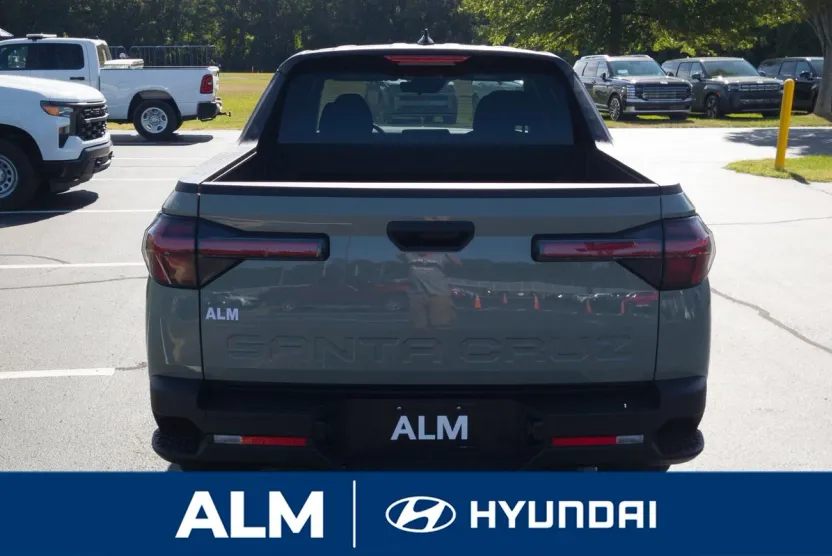 2026 Hyundai Santa Cruz SE photo 1