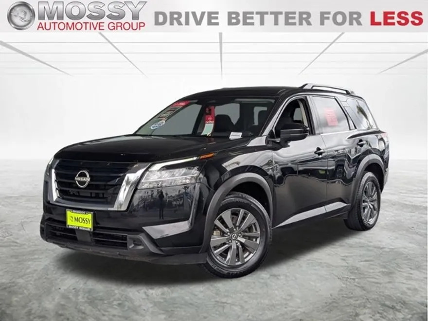 2022 Nissan Pathfinder SV photo 1