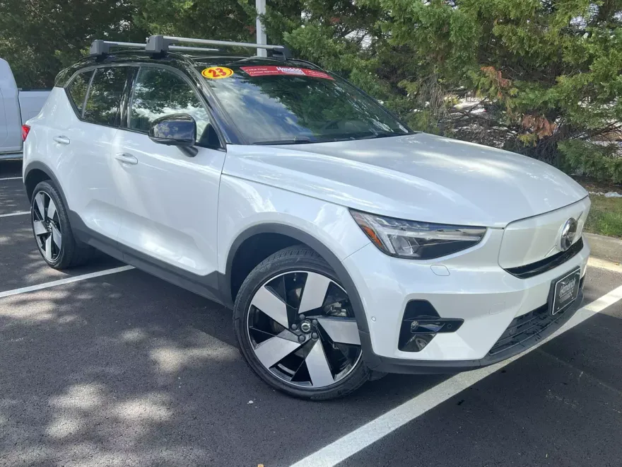 2023 Volvo XC40 Recharge Ultimate photo 1