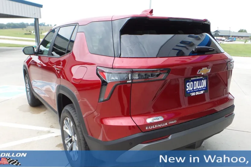 2026 Chevrolet Equinox LT photo 1