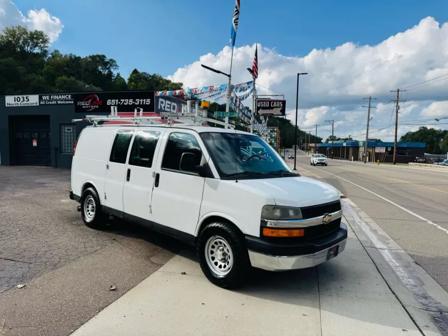 2011 Chevrolet Express 1500 Cargo Van photo 1