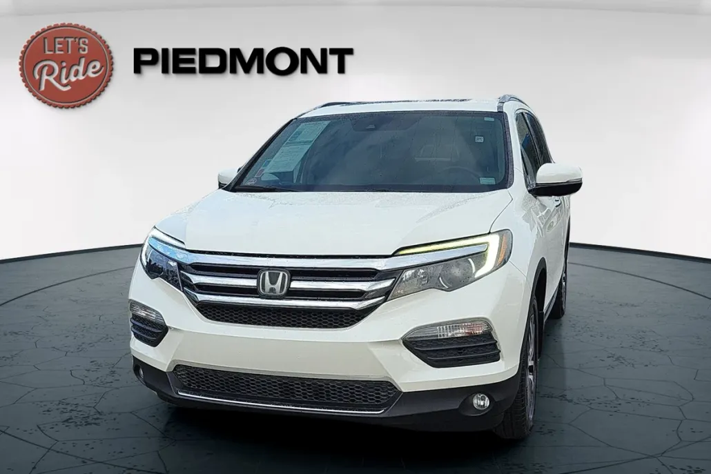 2018 Honda Pilot Touring photo 1