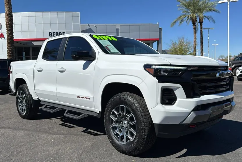 2024 Chevrolet Colorado Z71 photo 1