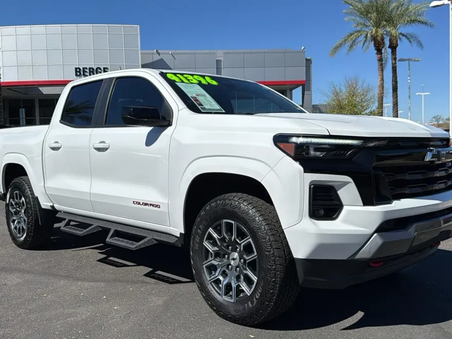 2024 Chevrolet Colorado Z71 photo 1