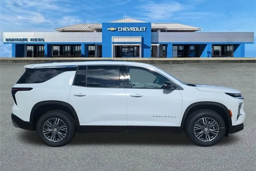 2026 Chevrolet Traverse photo 1