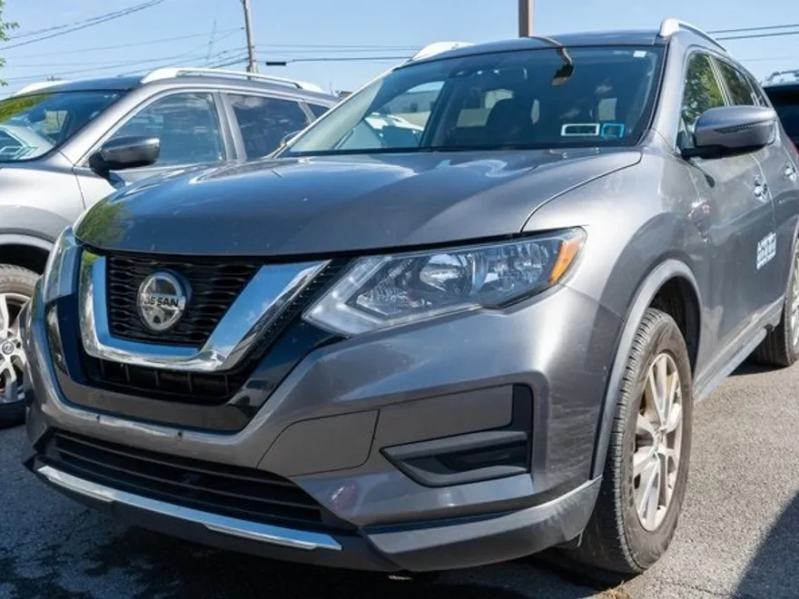 2019 Nissan Rogue SV photo 1