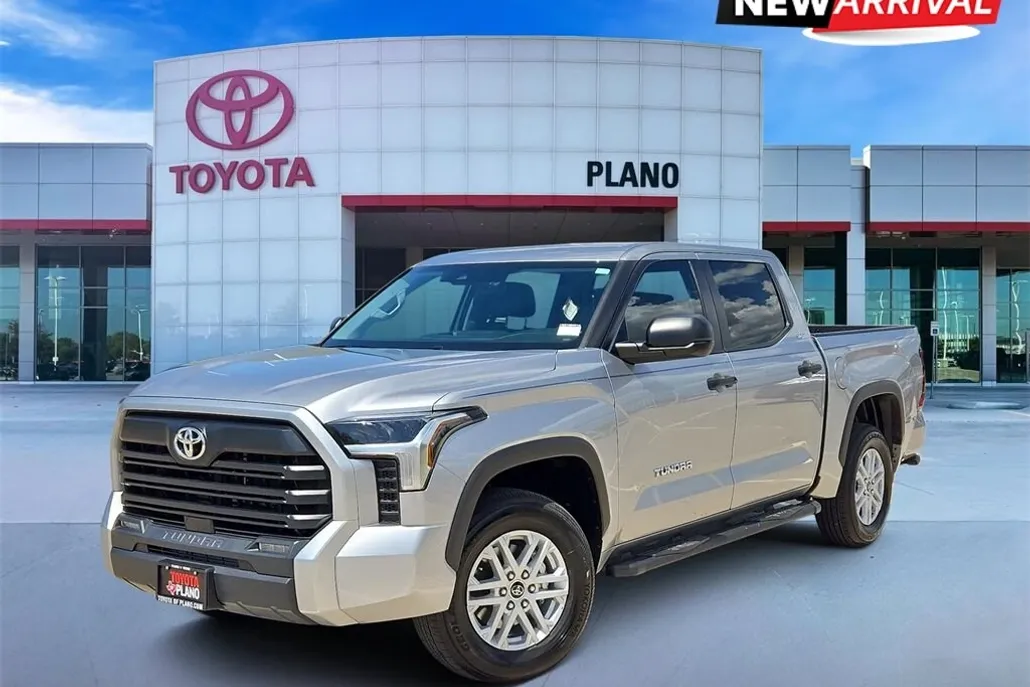 2024 Toyota Tundra SR5 photo 1