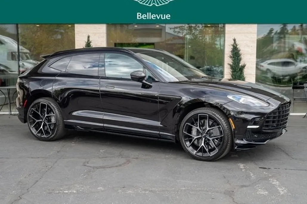 2025 Aston Martin DBX photo 1