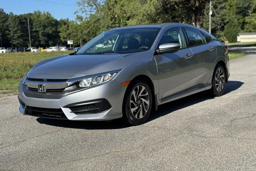2018 Honda Civic EX photo 1