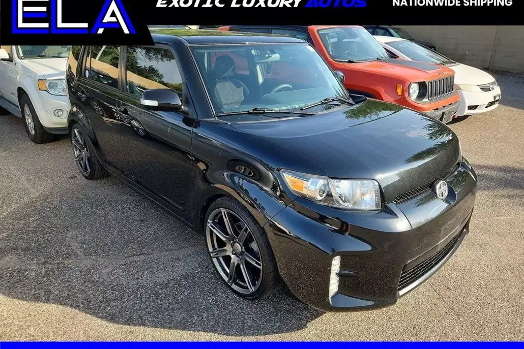 2014 Scion xB photo 1