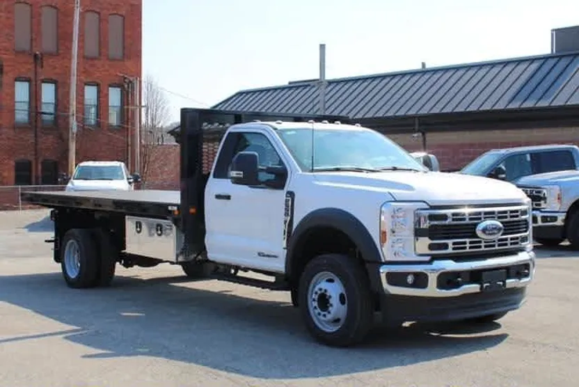 2024 Ford F-550 XL photo 1