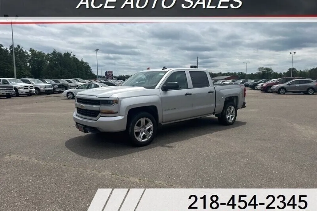 2018 Chevrolet Silverado 1500 Custom photo 1