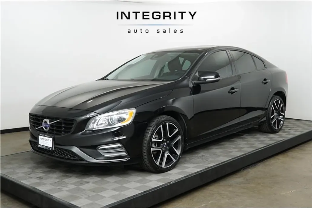 2018 Volvo S60 Dynamic photo 1
