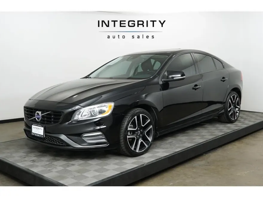 2018 Volvo S60 Dynamic photo 1