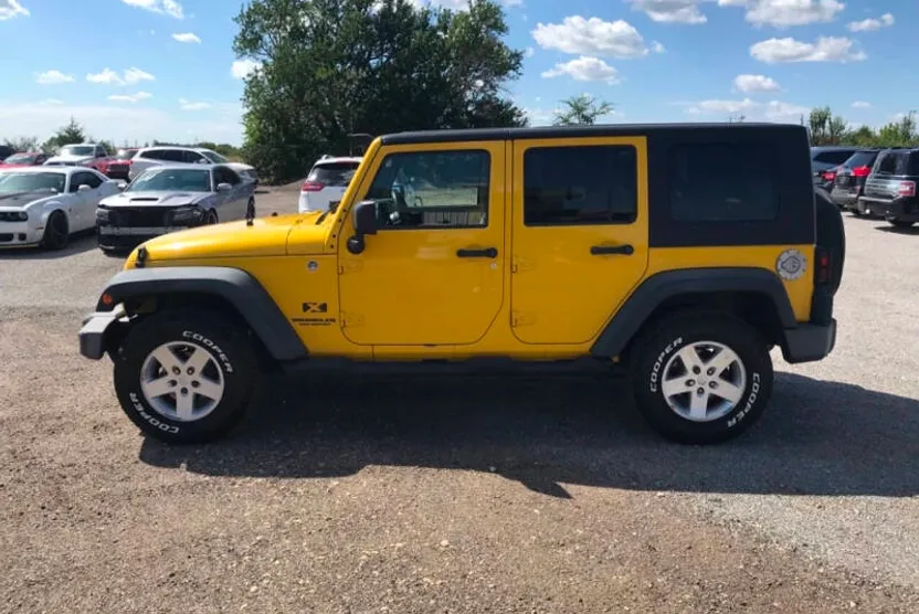 2009 Jeep Wrangler Unlimited X photo 1