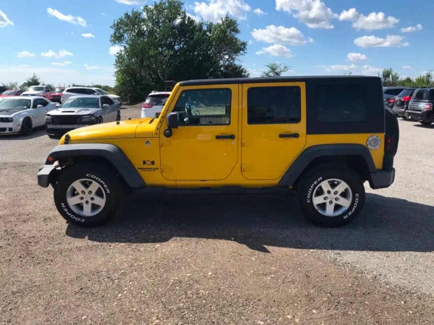 2009 Jeep Wrangler Unlimited X photo 1