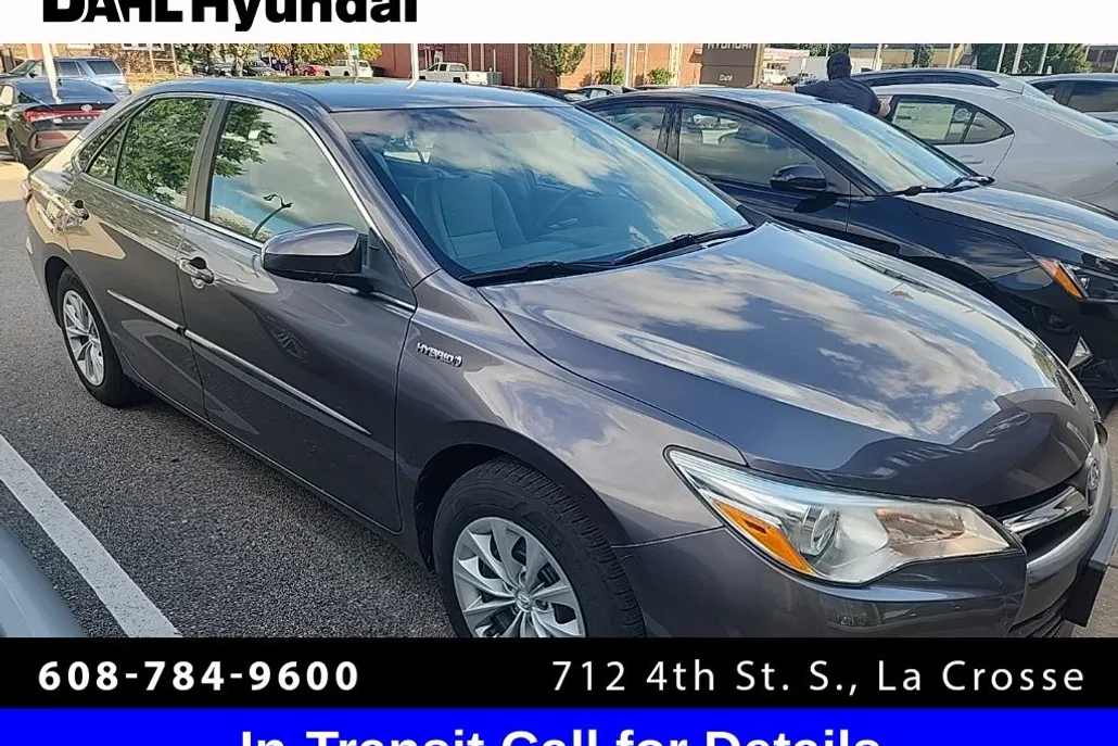 2015 Toyota Camry Hybrid LE photo 1