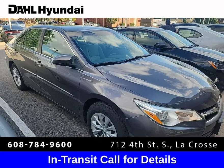 2015 Toyota Camry Hybrid LE photo 1
