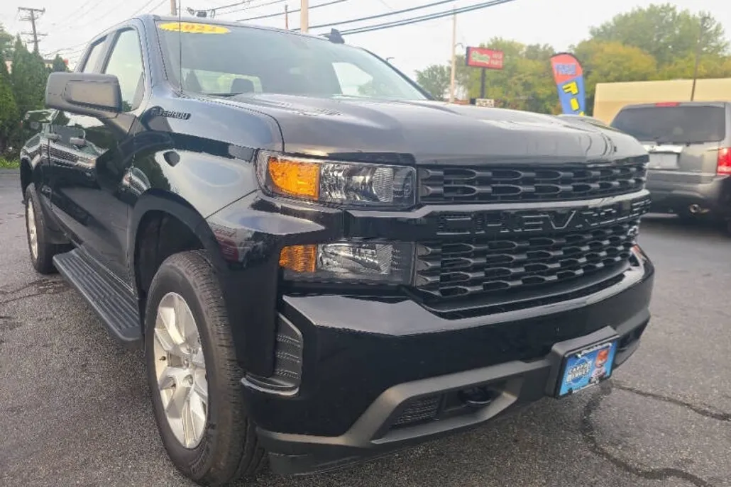 2022 Chevrolet Silverado 1500 Custom photo 1