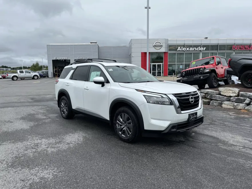 2025 Nissan Pathfinder SV photo 1