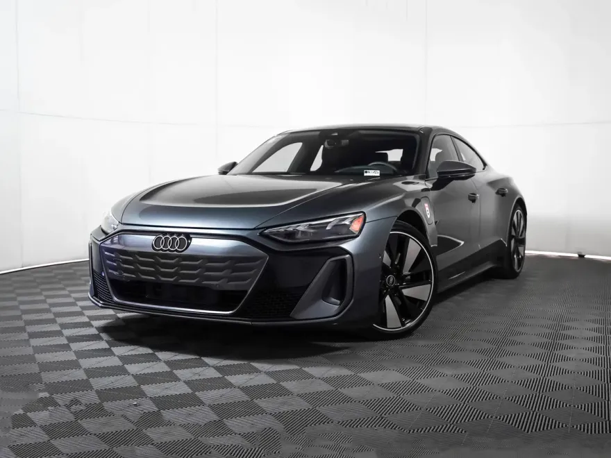 2025 Audi e-tron GT Premium Plus photo 1
