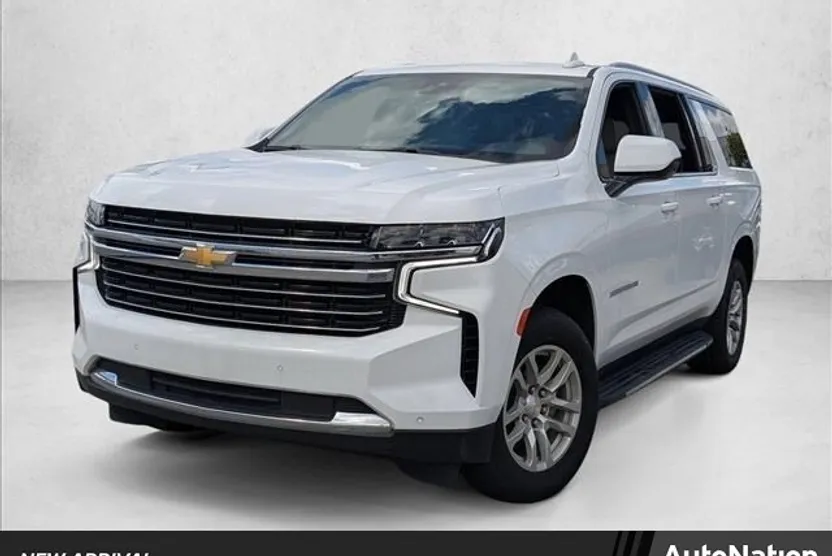 2023 Chevrolet Suburban LT photo 1