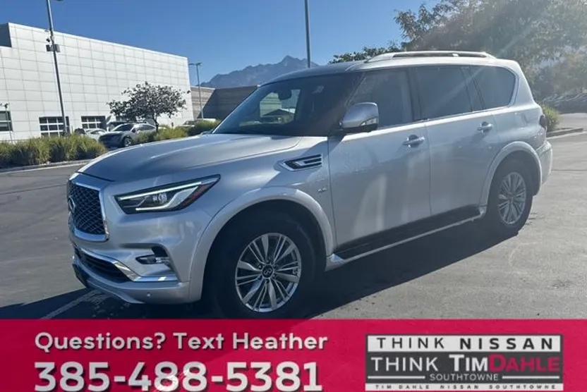 2019 Infiniti QX80 Luxe photo 1