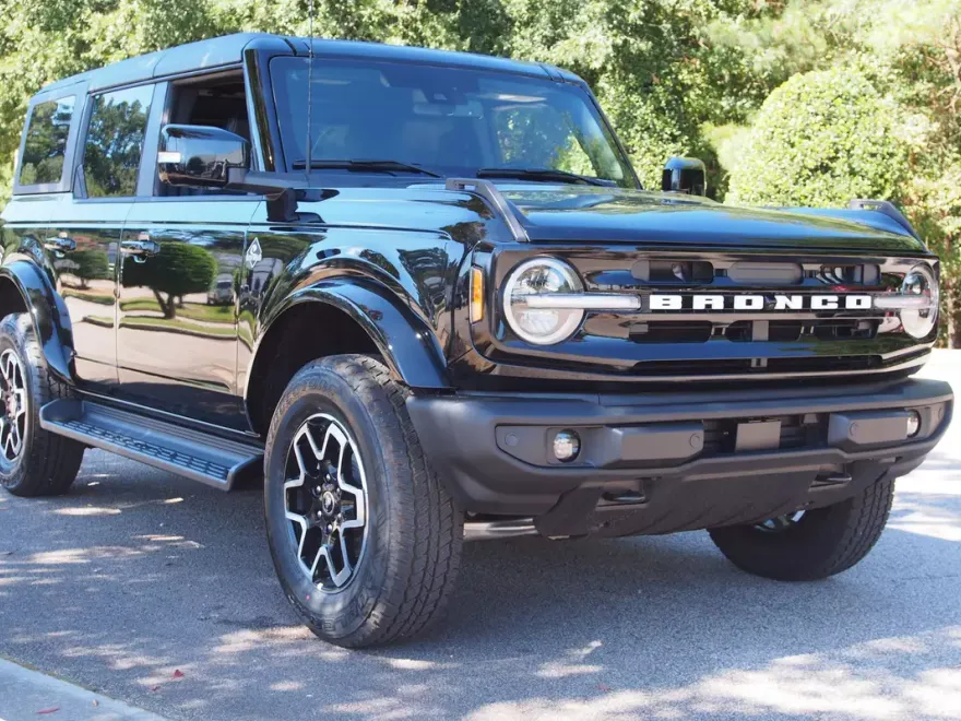 2025 Ford Bronco Outer Banks photo 1