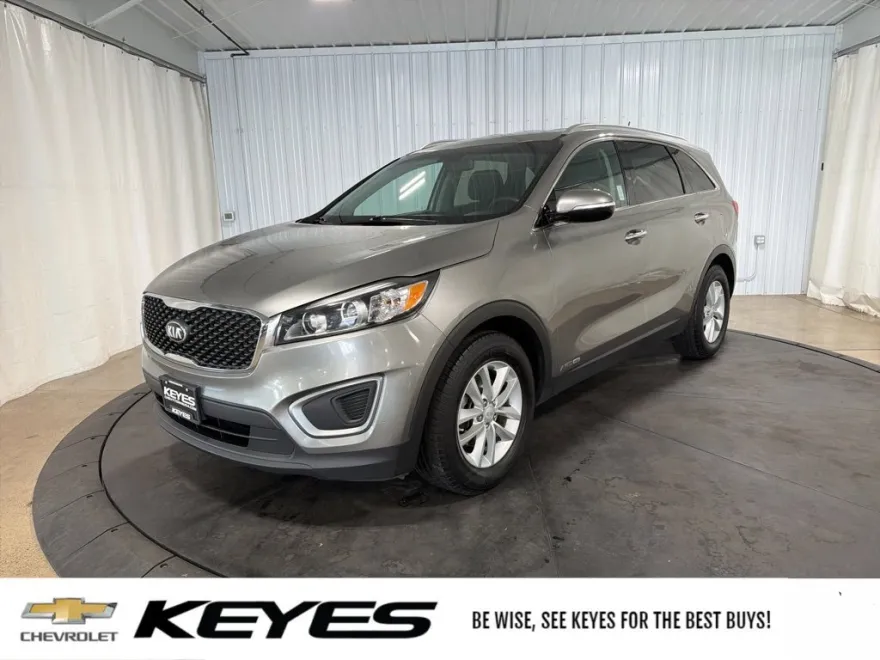 2017 Kia Sorento LX photo 1