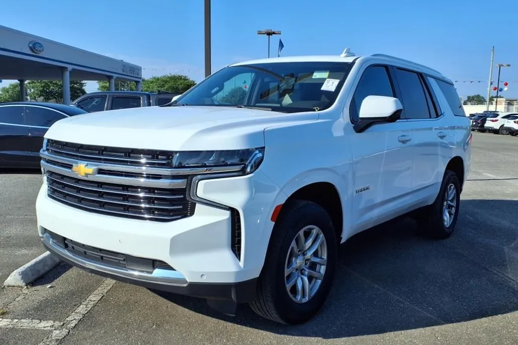 2023 Chevrolet Tahoe LT photo 1