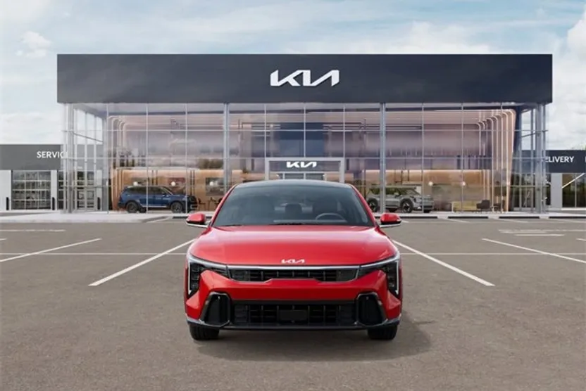 2025 Kia K4 GT-Line photo 1