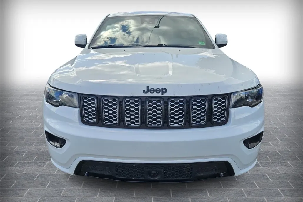 2022 Jeep Cherokee Laredo X photo 1
