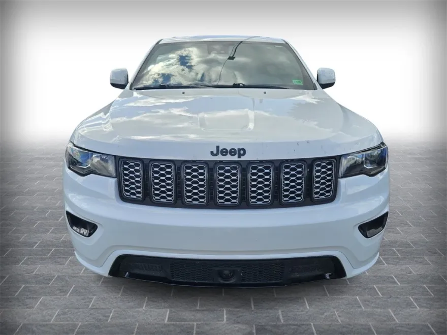 2022 Jeep Cherokee Laredo X photo 1