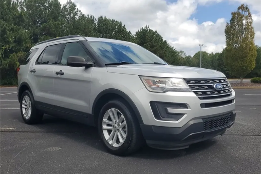 2017 Ford Explorer Base photo 1