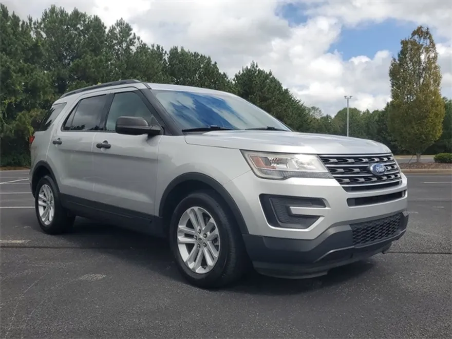 2017 Ford Explorer Base photo 1