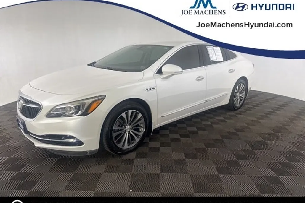 2017 Buick LaCrosse Preferred photo 1