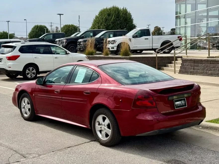 2008 Pontiac Grand Prix SD photo 1