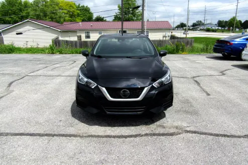 2021 Nissan Versa S photo 2