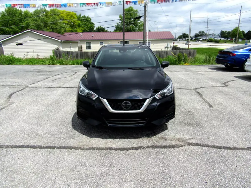 2021 Nissan Versa S photo 2