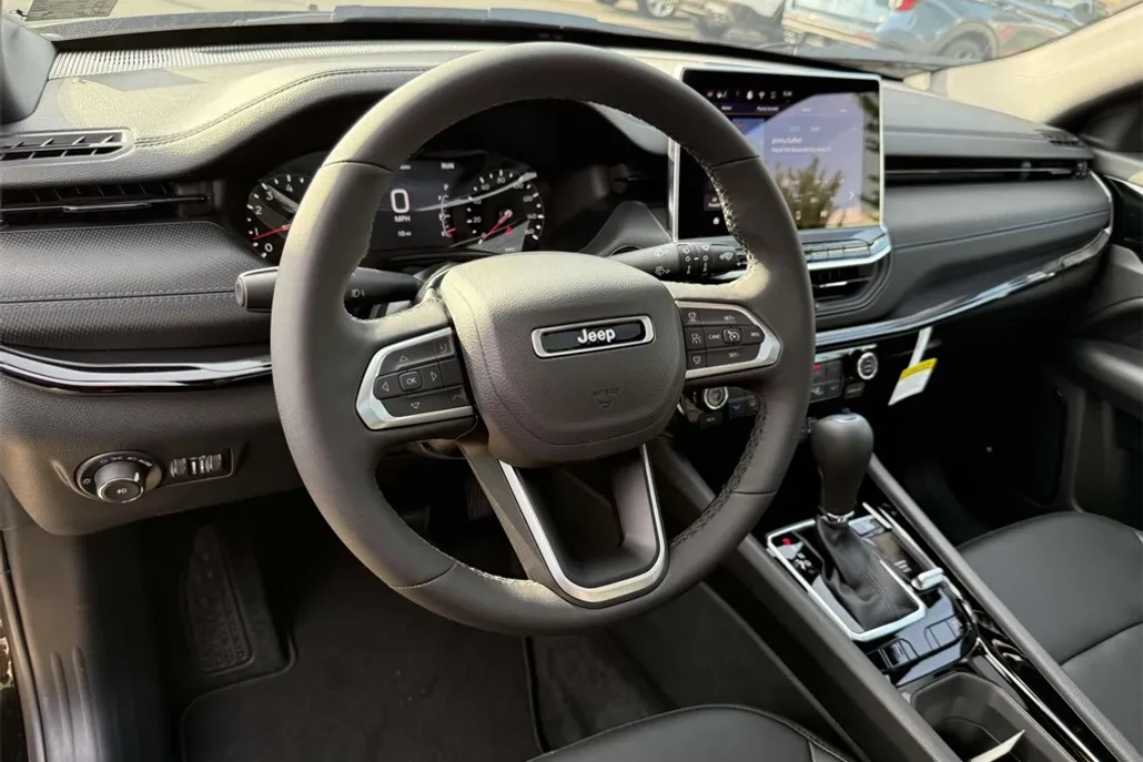 2025 Jeep Compass Limited photo 1