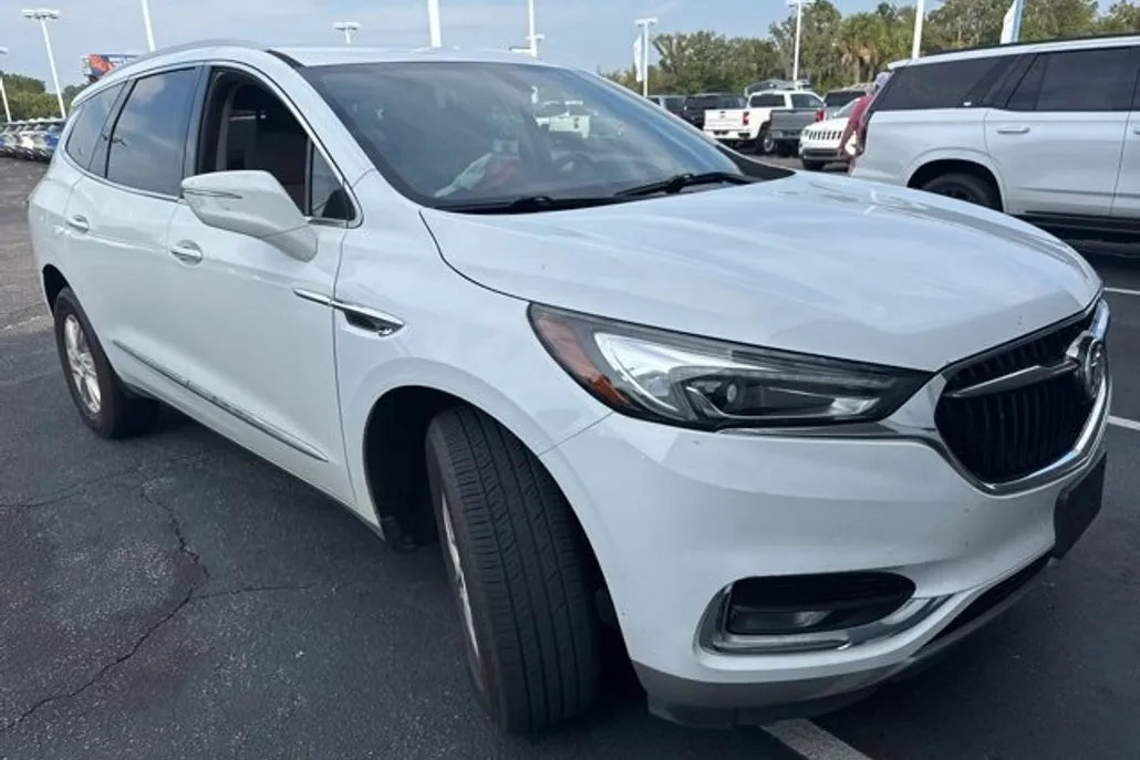 2020 Buick Enclave Essence photo 1