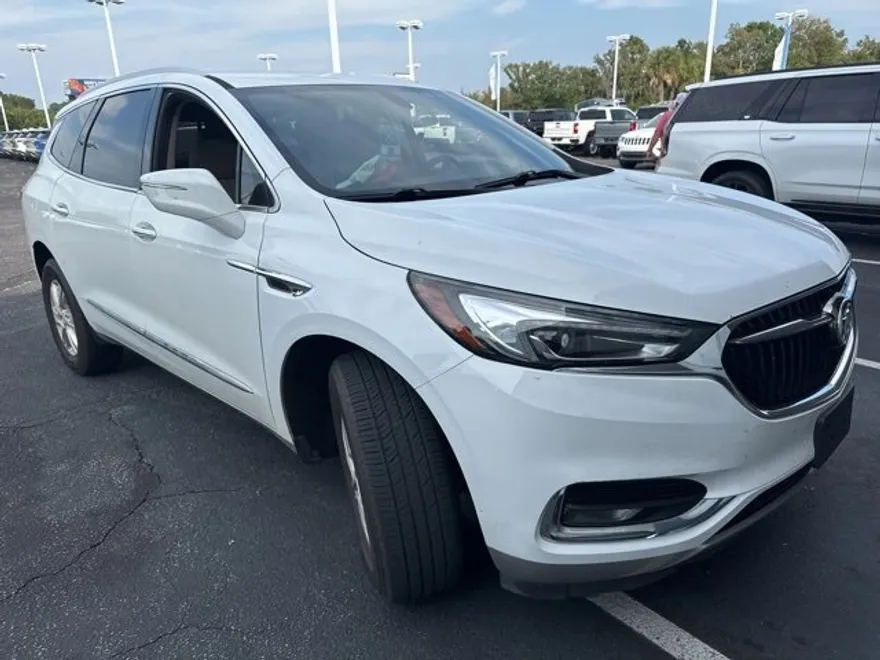 2020 Buick Enclave Essence photo 1