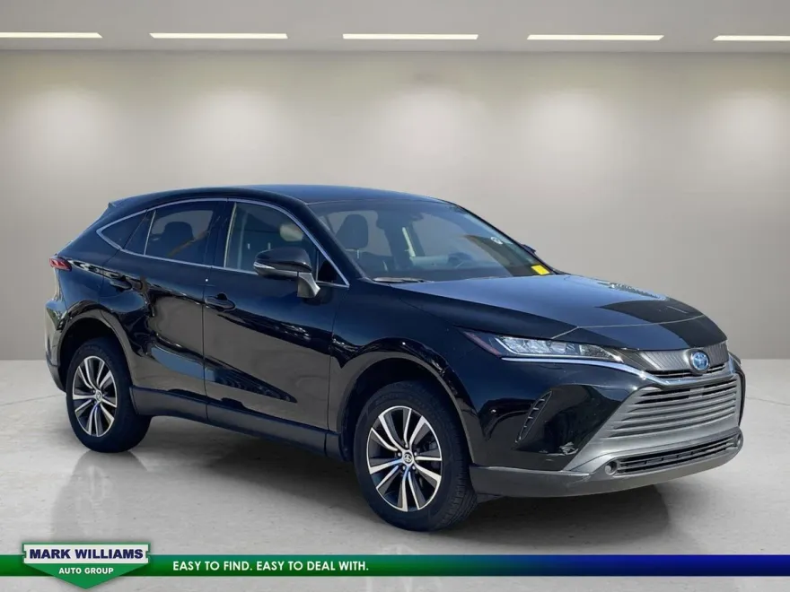 2022 Toyota Venza LE photo 1