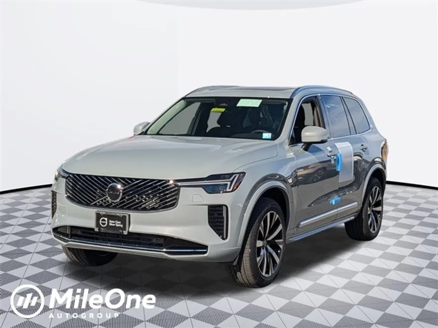 2025 Volvo XC90 Core photo 1