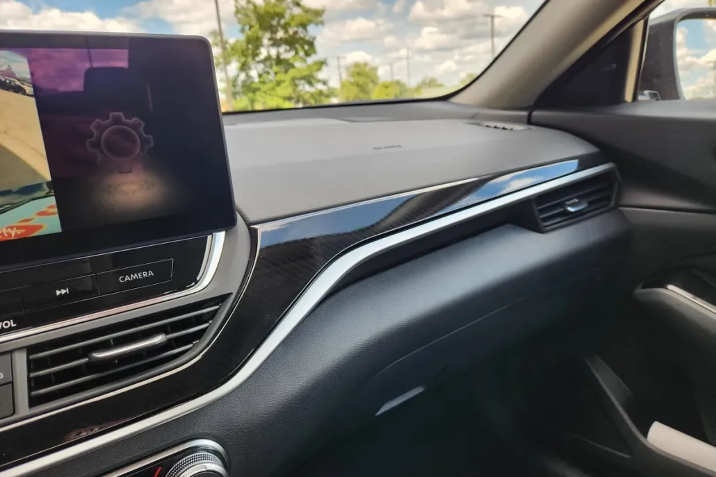 2025 Nissan Altima SR photo 1