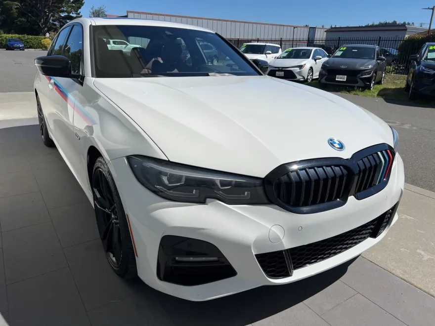 2022 Bmw 330e 3-Series photo 1